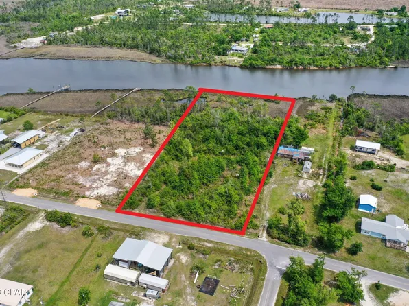 536 N Canal Dr, Port Saint Joe, FL 32456