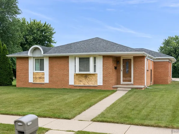 18175 Wilson Ct, Brownstown, MI 48193