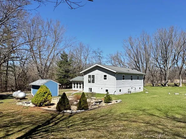 7348 E Schmidt Rd, Fort Atkinson, WI 53538