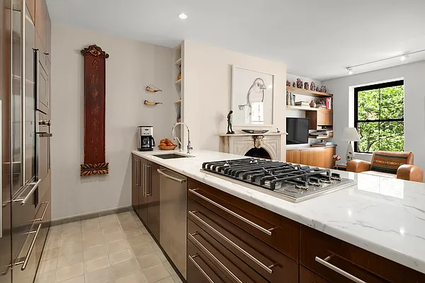 Sold by Douglas Elliman | media 7