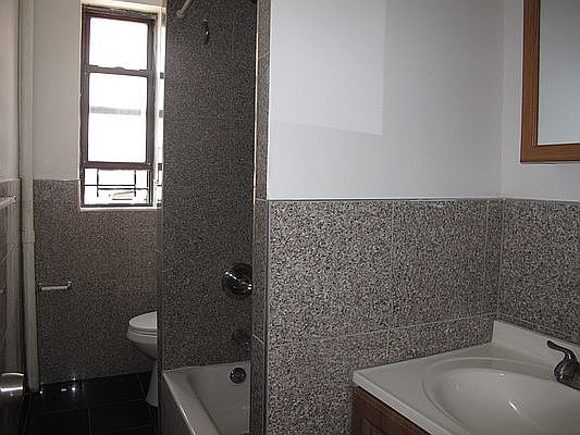 5th image of 121 Lasalle St #24
