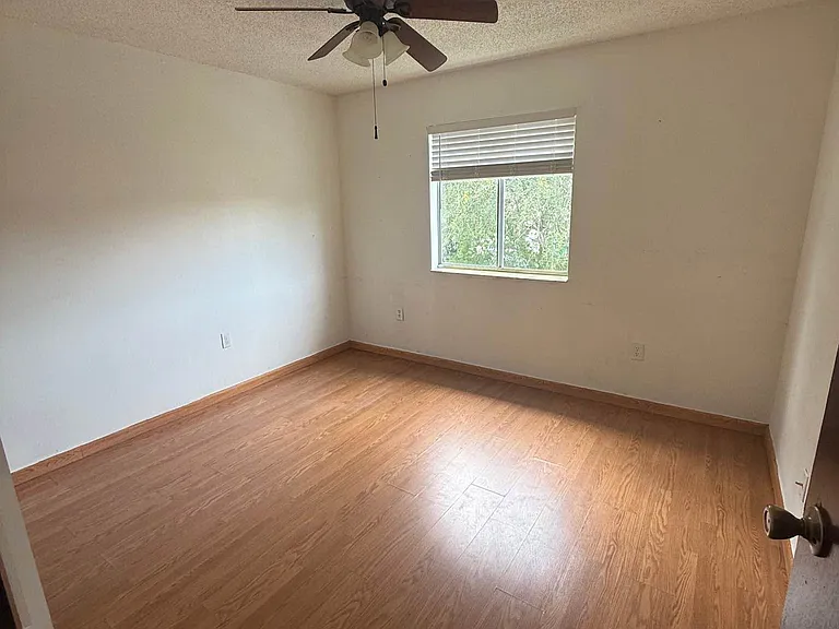 1043 Spring Meadow Dr #1043 — Photo 5