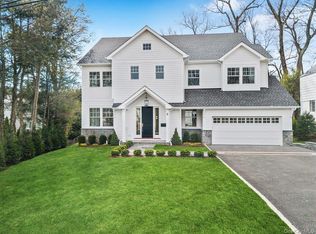 8 Dell Rd, Scarsdale, NY 10583