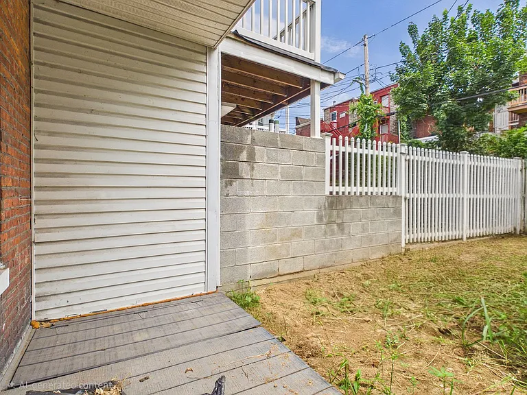 2163 Logan St — Photo 26