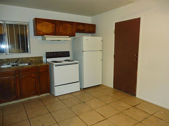 3rd image of 5126 Gray Ln APT B