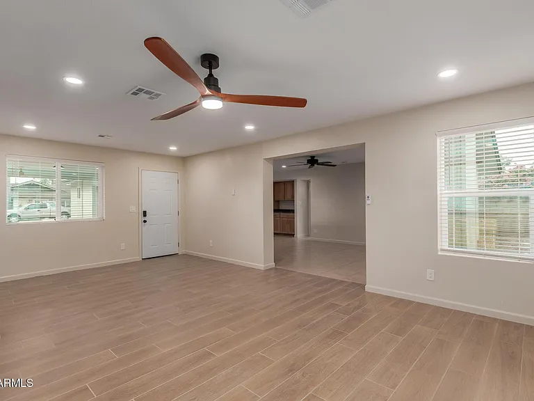 1628 E Del Rio Dr — Photo 10