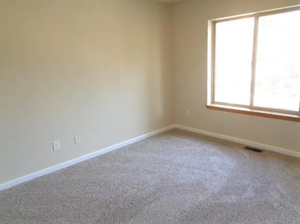 30202 Hilltop Dr — Photo 15