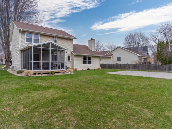 5805 Black Walnut Drive, Mcfarland, WI 53558