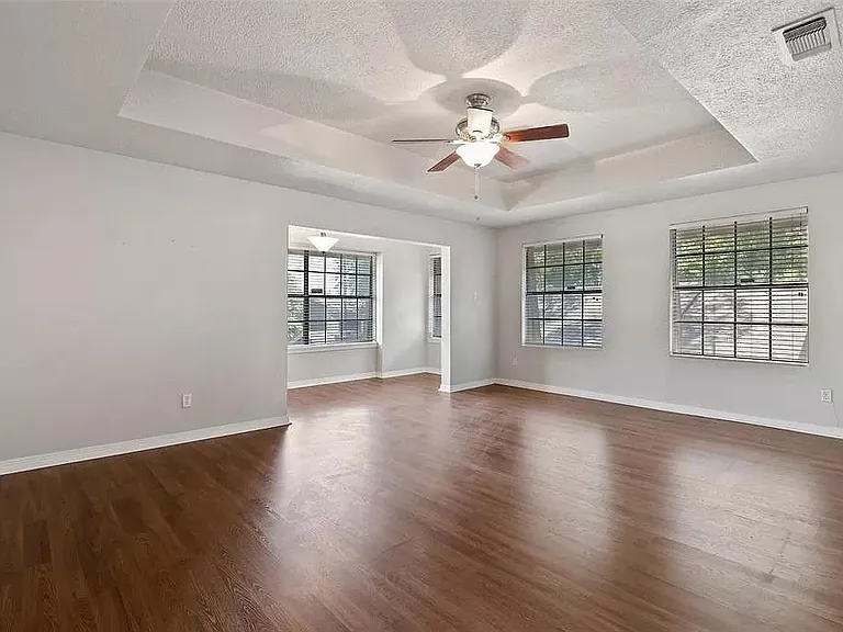 1823 Hillcrest St — Photo 13