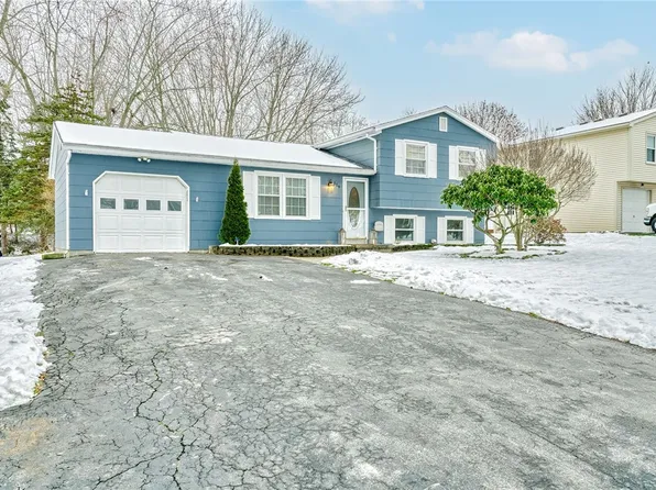 119 Village Hill Dr, Spencerport, NY 14559