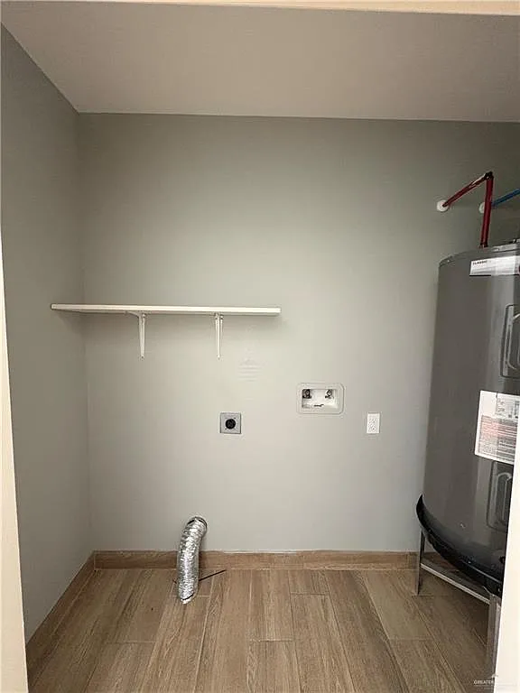 2 bed, 2.0 bath, 3648 sqft, $900 — Photo 3
