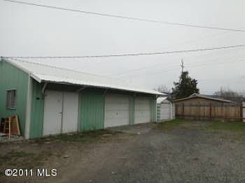 2nd image of 1105 S Chelan Ave