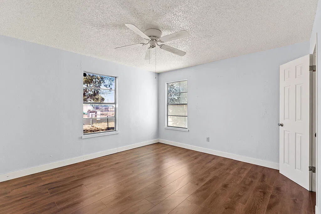 3 bed, 2.0 bath, 1212 sqft, $1,500 — Photo 2