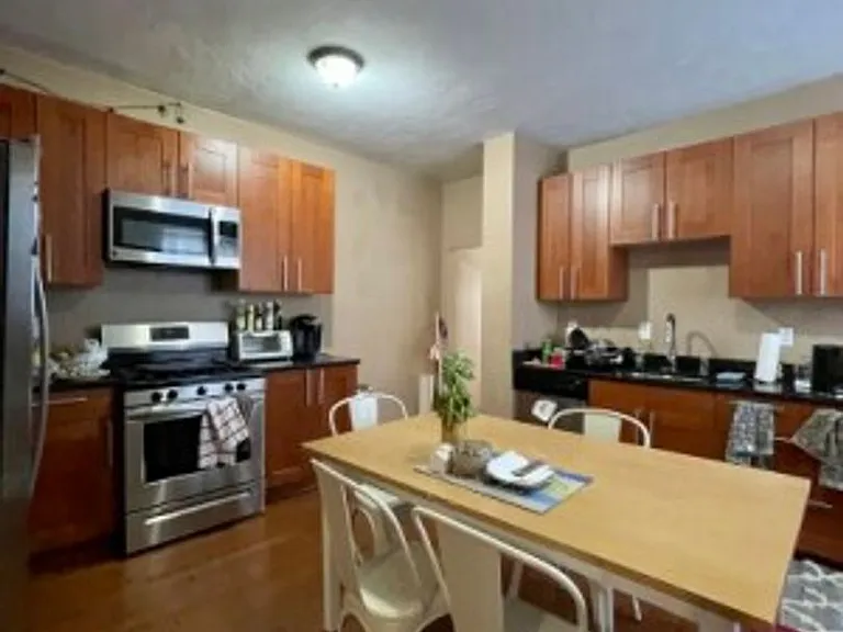 6-8 Glenville Ave #14 — Photo 2