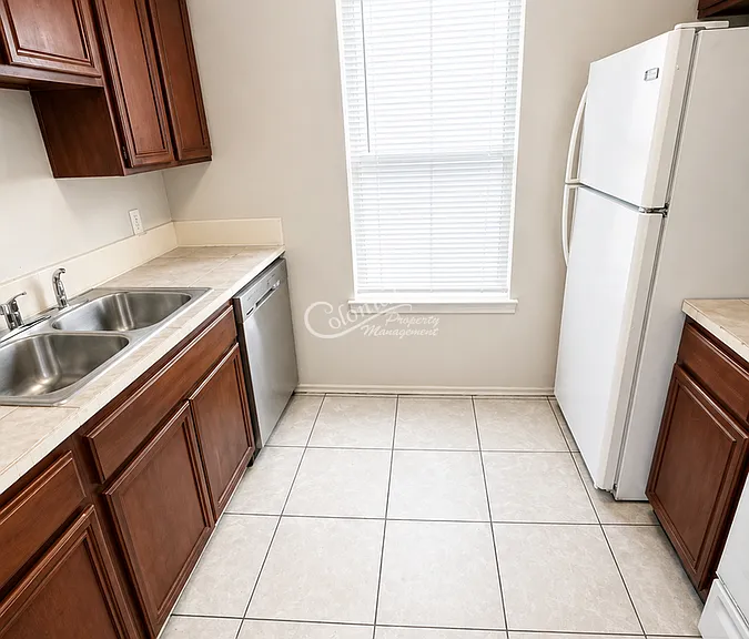 1501 Benttree Dr #B — Photo 4