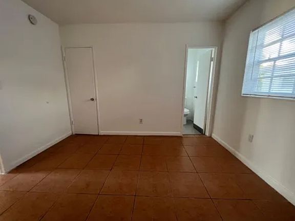 3rd image of 539 NE 82nd Ter #5