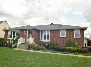 29 Nadine Dr, Cheektowaga, NY 14225