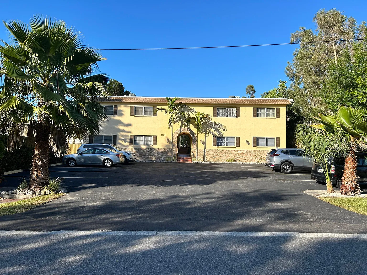 1 bed, $1,470 — Photo 2