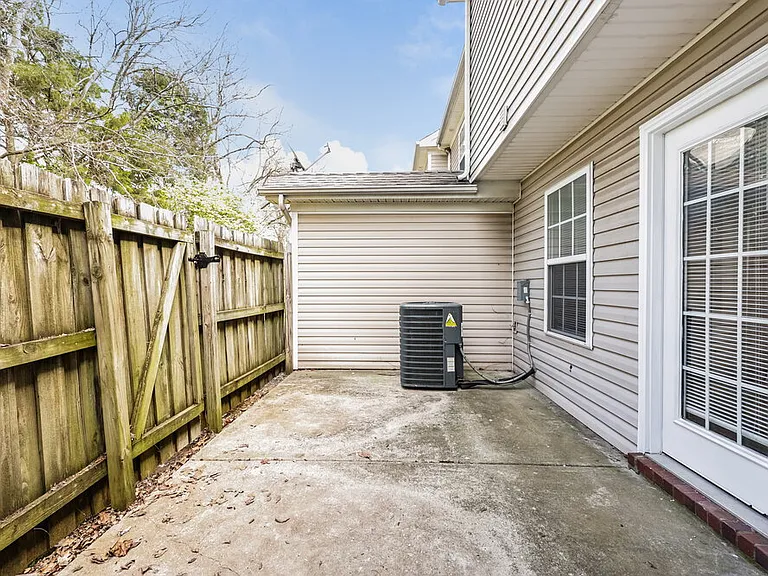 4060 George Buchanan Dr — Photo 17