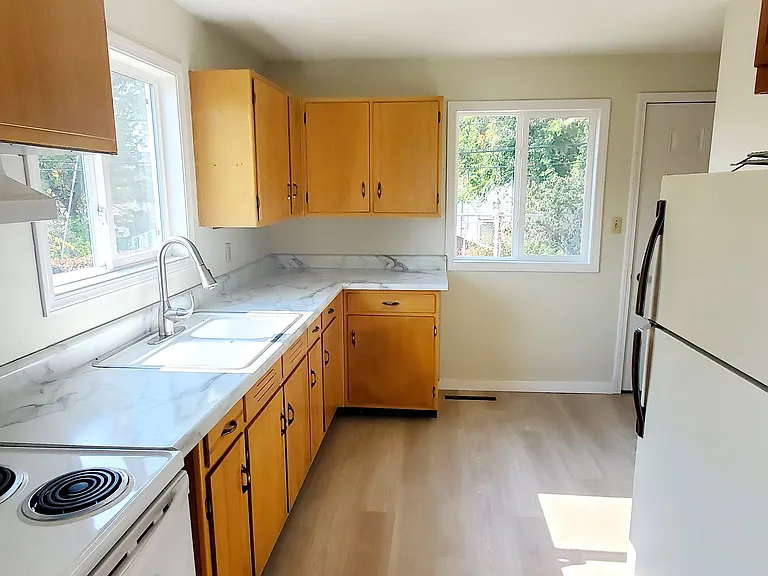 1113 Northeast Dr — Photo 4