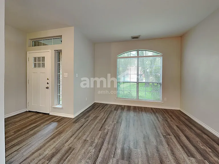 10931 S Falls Ter — Photo 5