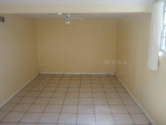 2nd image of 1325 Larsen Ln