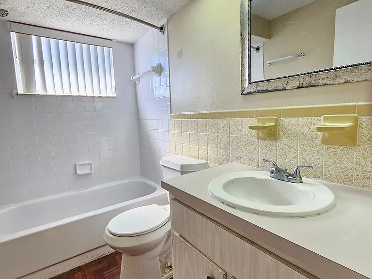 6324 Lomand Ave — Photo 7