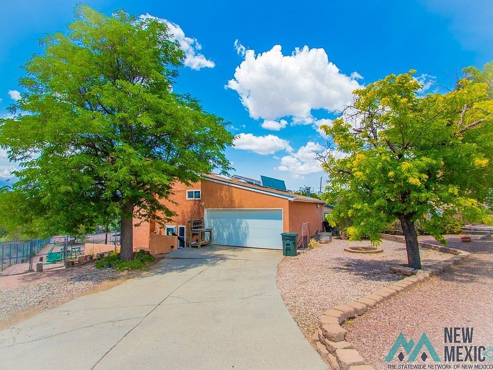 1st image of 301 Canoncito Ave