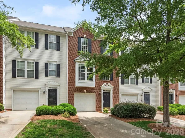 980 Tiger Ln, Charlotte, NC 28262