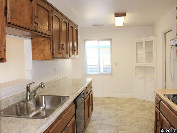 4th image of 610 Kean Ave