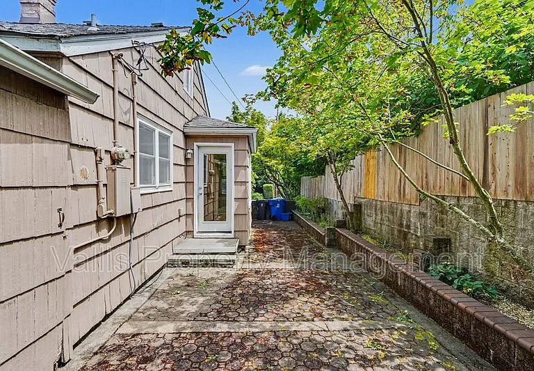 2151 Winter St SE — Photo 28