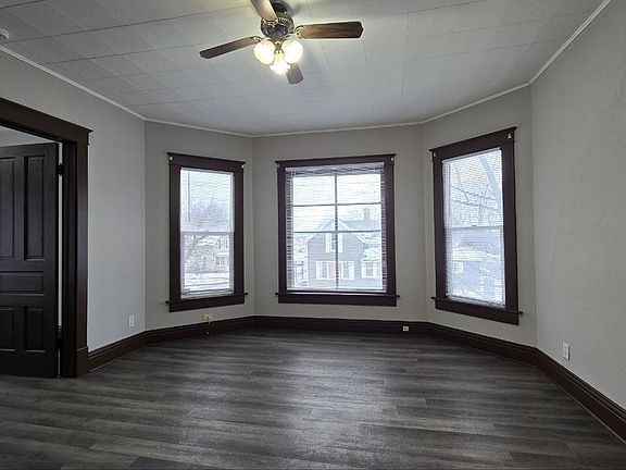 4th image of 202 E Barker Ave #1