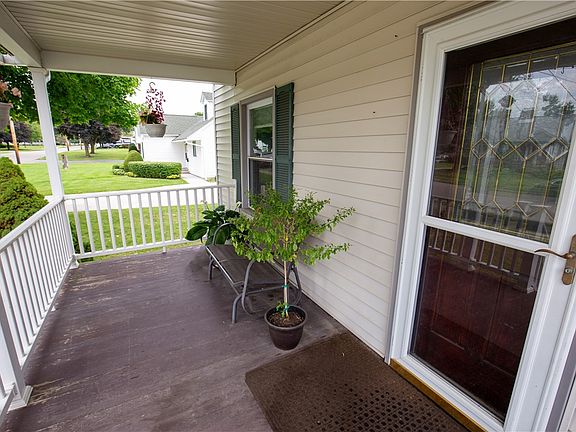5th image of 105 Robie St