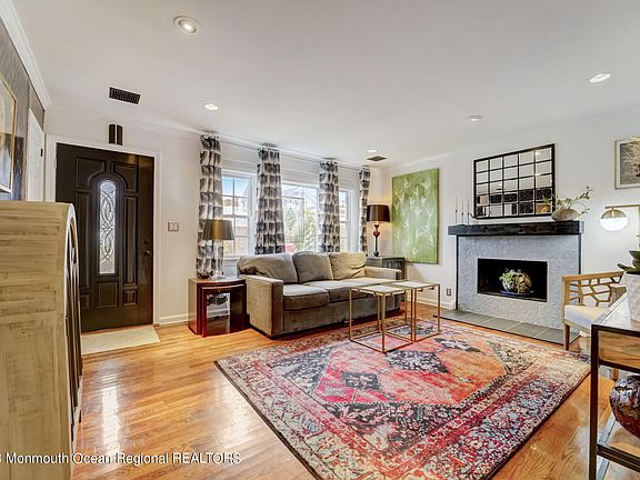 3rd image of 33 Grace Avenue