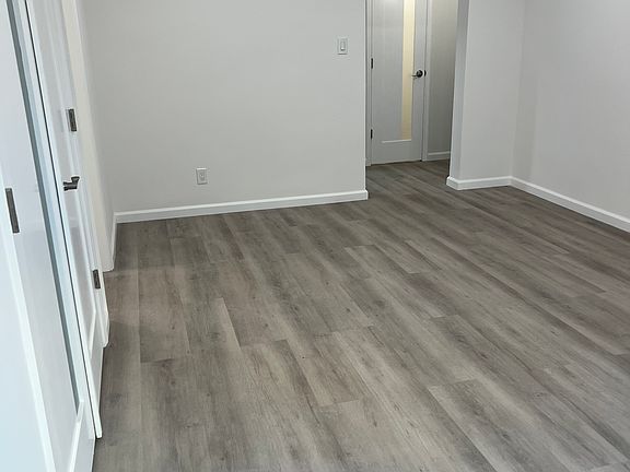 4th image of 4915 E Ocean Blvd #6