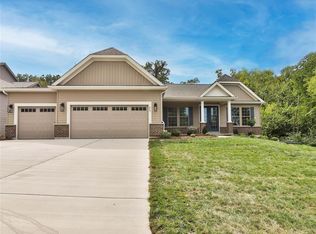 689 Summit Rd, Fenton, MO 63026