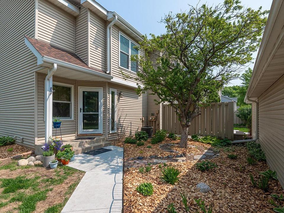 1st image of 10296 Arrowwood Dr