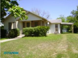 605 Maple St, Taylor, TX 76574