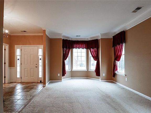 3rd image of 37 Birkhall Cir