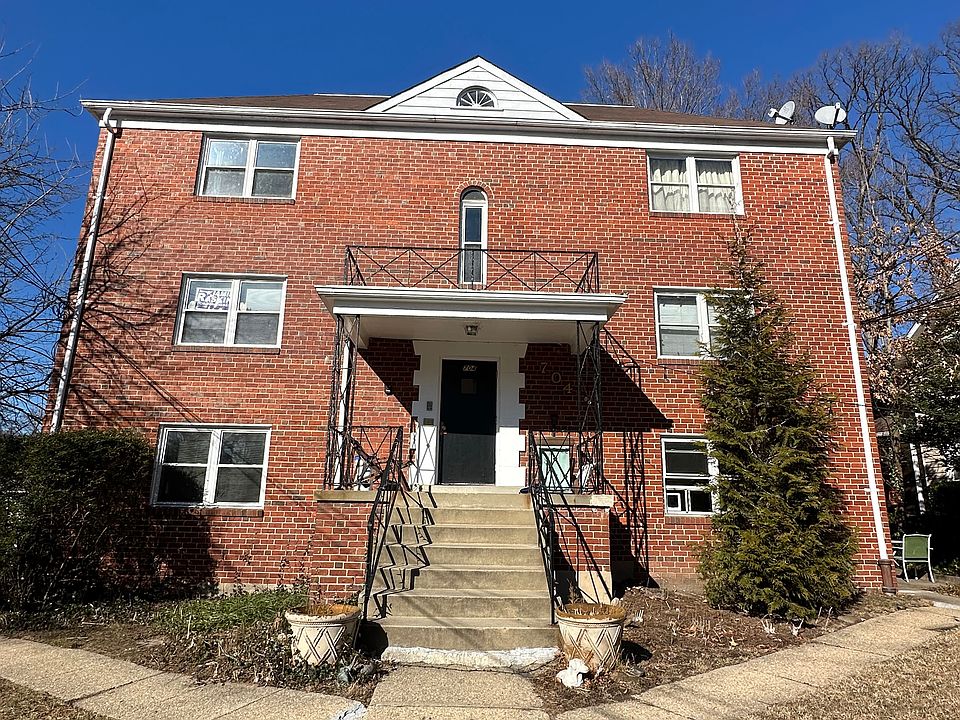 1st image of 704 Chaney Dr APT 1