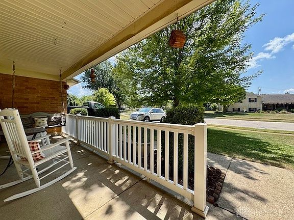 3rd image of 4237 Glenayre Dr