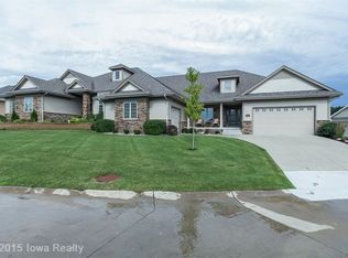 14111 Wilden Dr, Urbandale, IA 50323