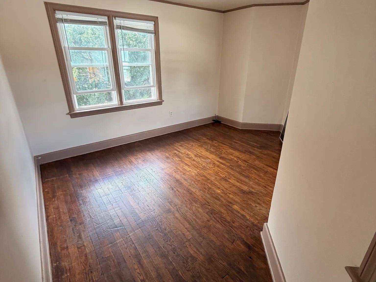 Comfortable 3 Bed /2 Bath Single family Home — Photo 2