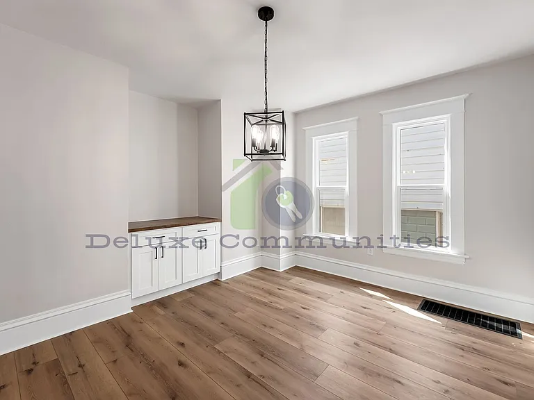 606 Lafayette Ave NE — Photo 11