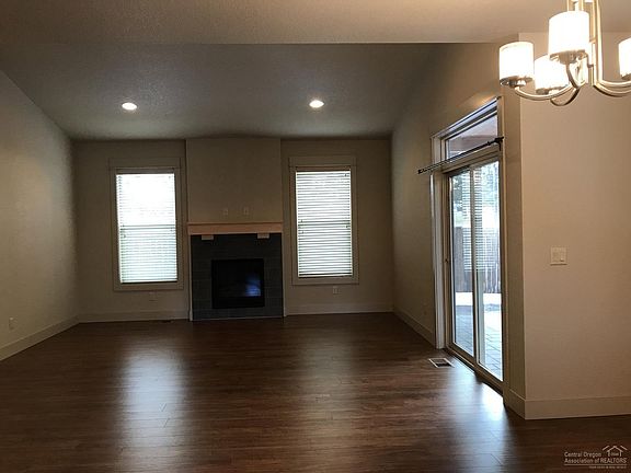 4th image of 61553 SE Chief Joseph Ln