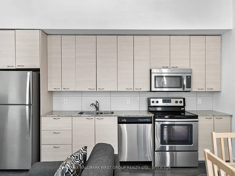 253 Albert St #5 — Photo 24