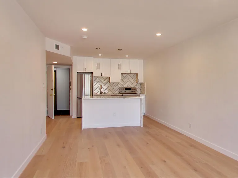 1500 Newlands Ave #203 — Photo 6