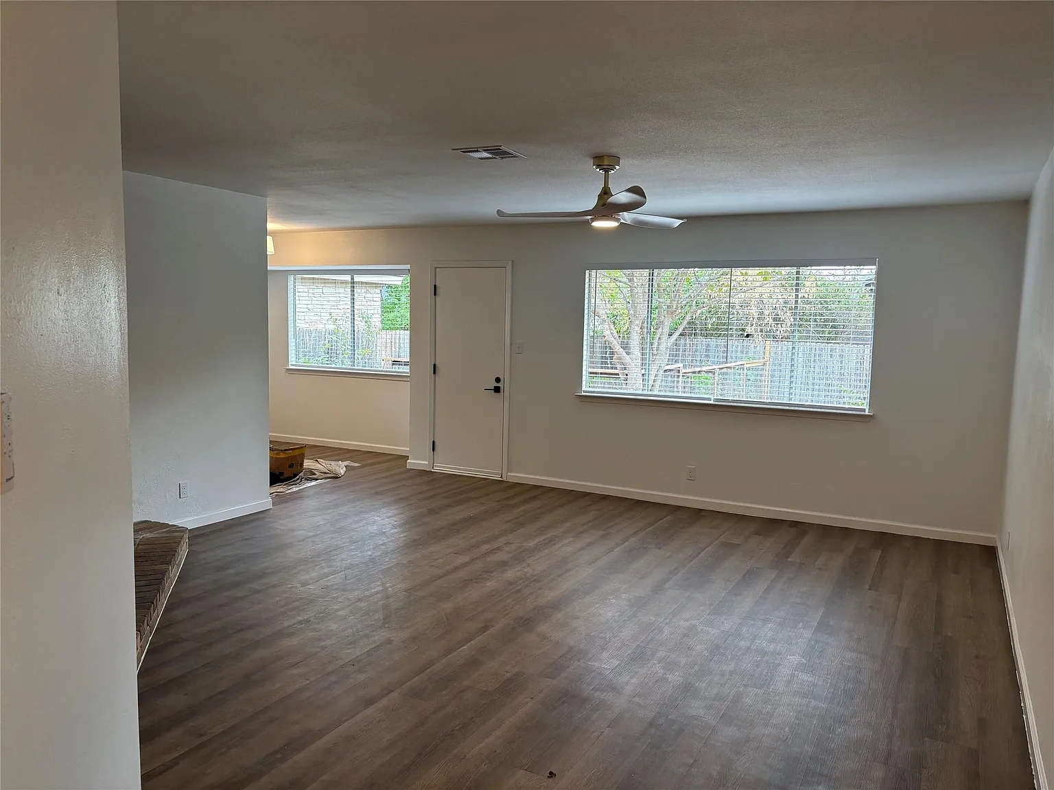 3 bed, 2.0 bath, 1363 sqft, $1,850 — Photo 3