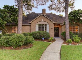 15802 Lake Lodge Dr, Houston, TX 77062