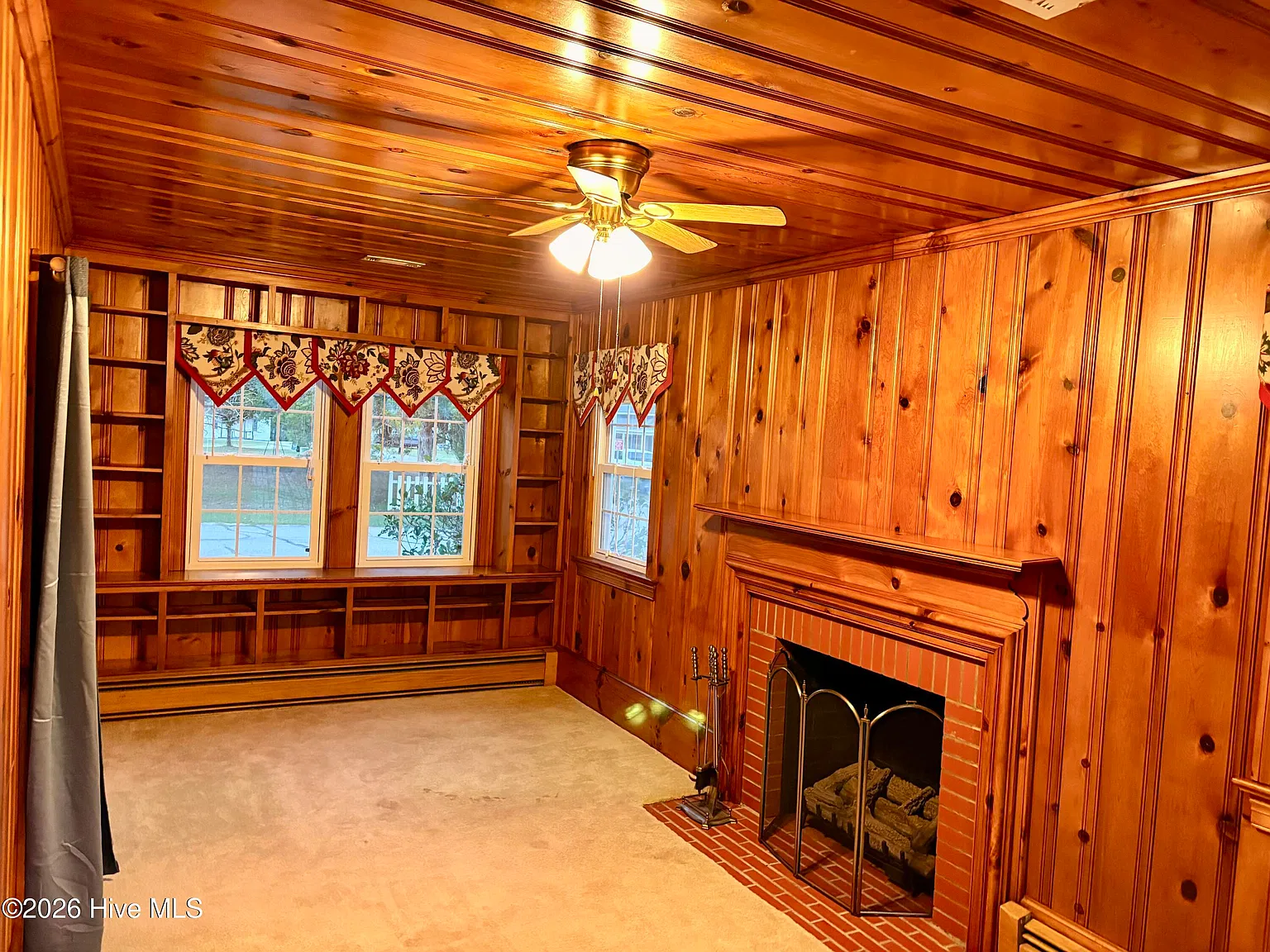 3 bed, 2.0 bath, 1678 sqft, $1,800 — Photo 4